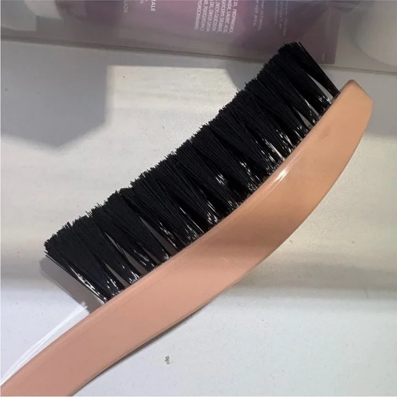 Gucci Beauty Brush - Picture 3 of 4